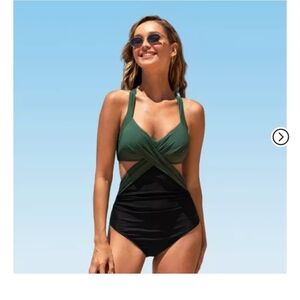 Nwot Green and Black Women's Swimwear